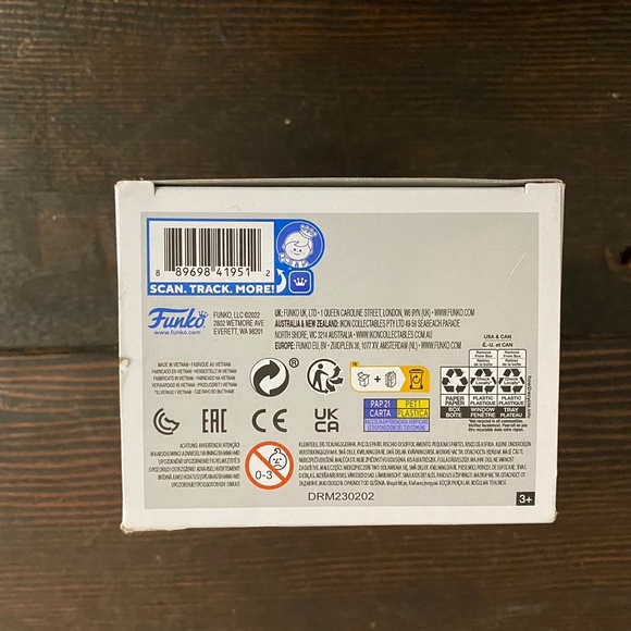 NIB Rachel Green Funko Pop #1065 "The One with Barry and Mindy's Wedding" S2E24 - Picture 6 of 9